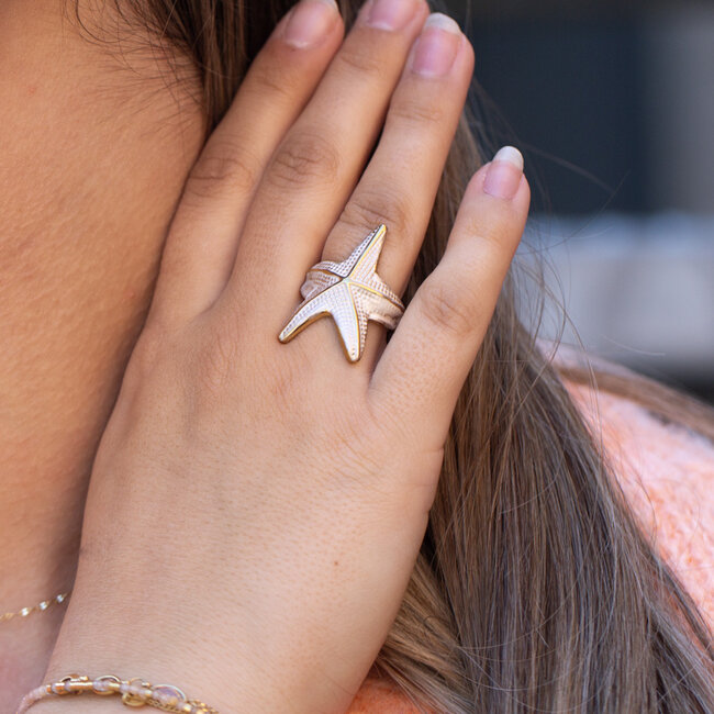 Biba Schelp witte oorbel of zeester ring