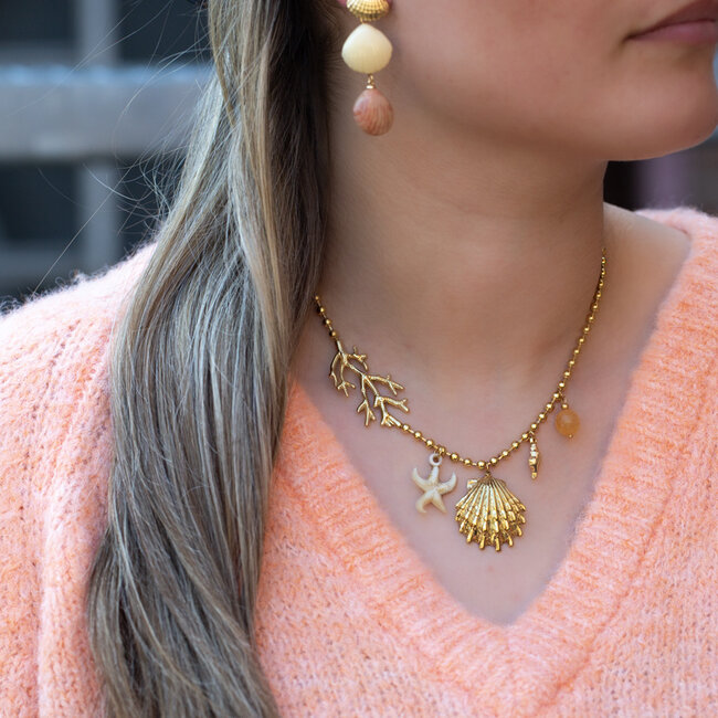 Beadle Goud bolletjes ketting  schelp en zeester grote bedels
