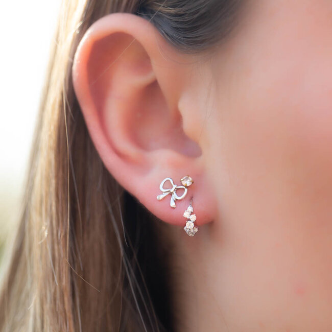 KARMA Zilver zirconia shiny oorbellen of strikjes