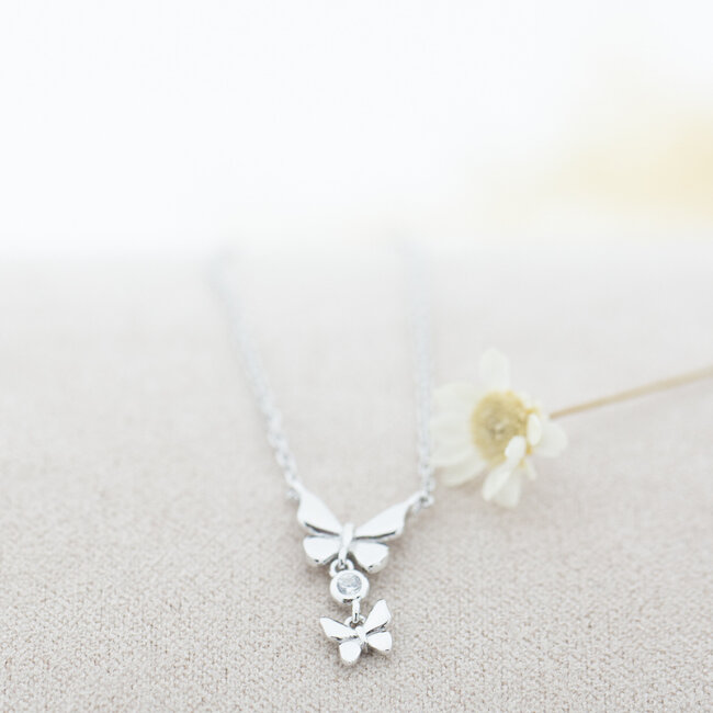 Echt zilver  ketting zirconia steentjes en vlinder