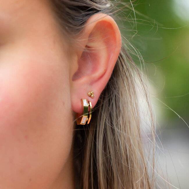 ZAG  Bijoux Hoekige creool oorbellen met schelp