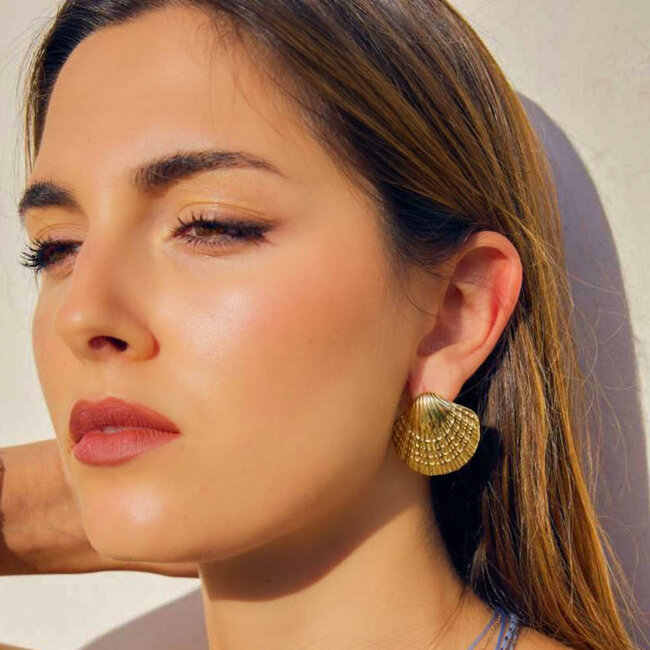 Beadle Grote schelpen zomerse gouden oorbellen