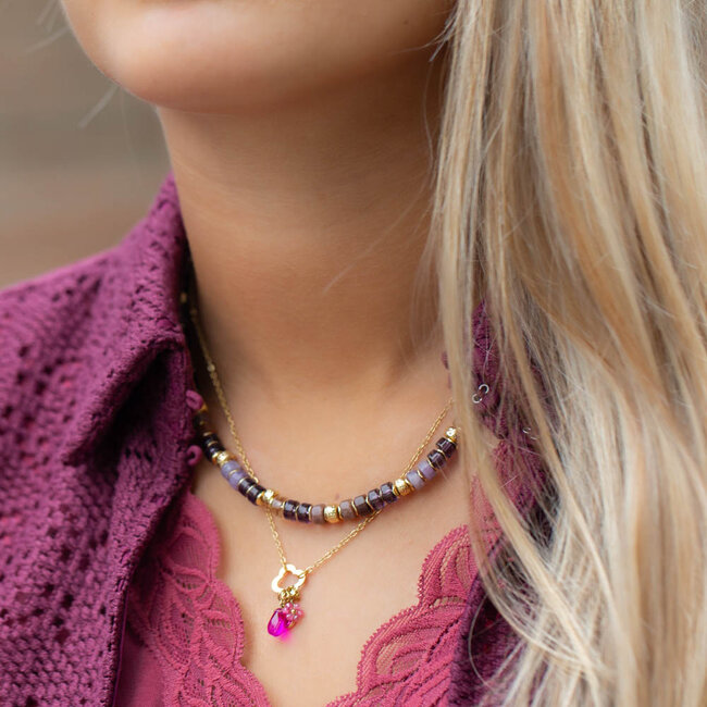 Paars aubergine schijfjesketting of ketting met roze hanger