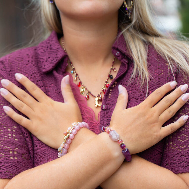 Paars roze armband met grote kralen in mooie kleurencombinatie