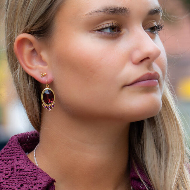 Biba Aubergine paarse grote crystal shiny steen oorbellen