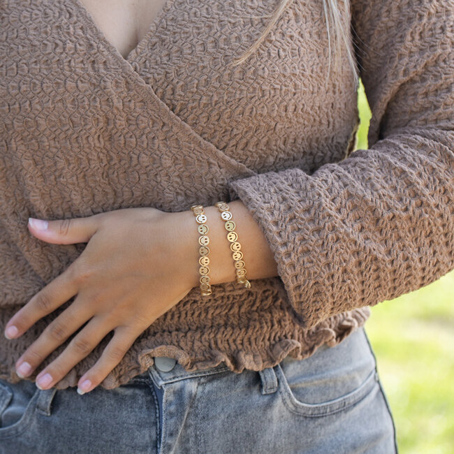Biba Vrolijke matgoud smiley armband