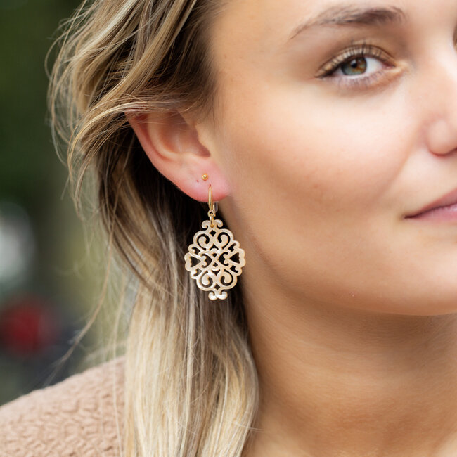 Biba Beige oosterse boho oorbellen