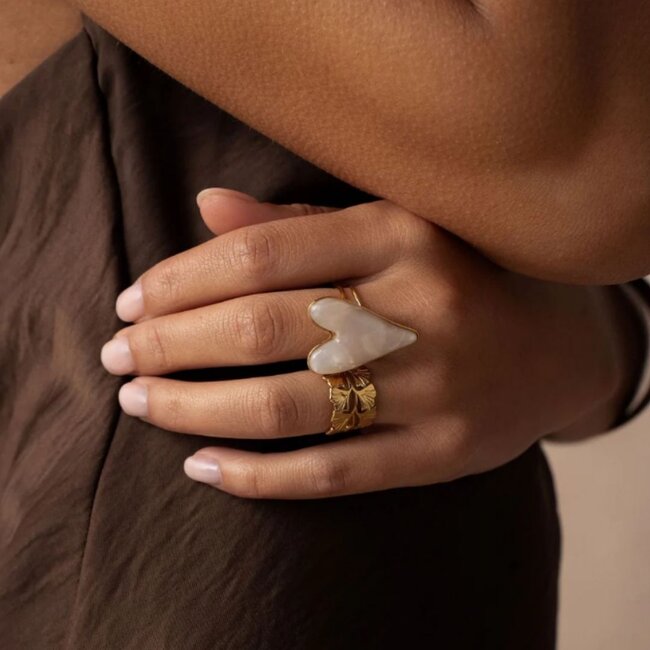 Grote opvallende statement creme hart ring