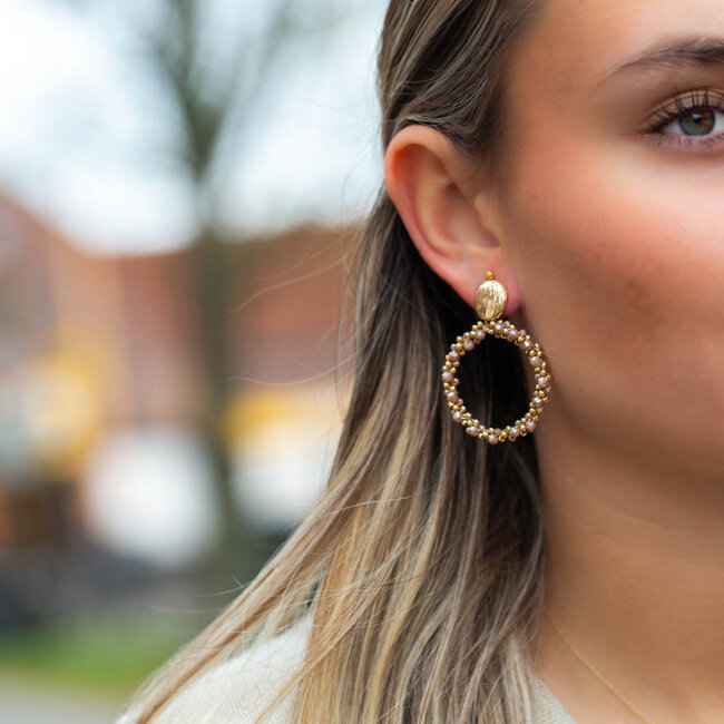 Biba Goudkleurige ronde oorbellen met kralen