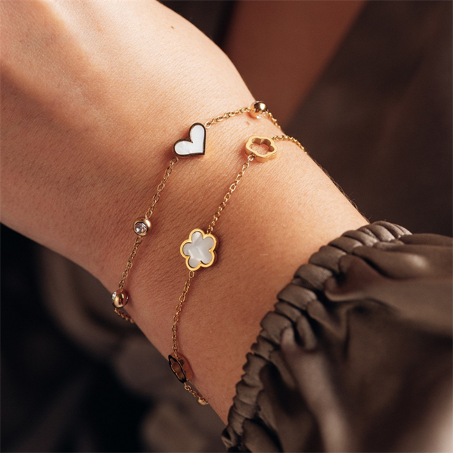 Armband goud met klavers of hart