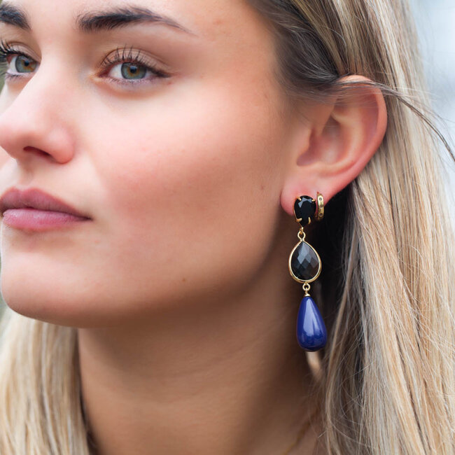 Blauwe oorbellen met mooie druppel