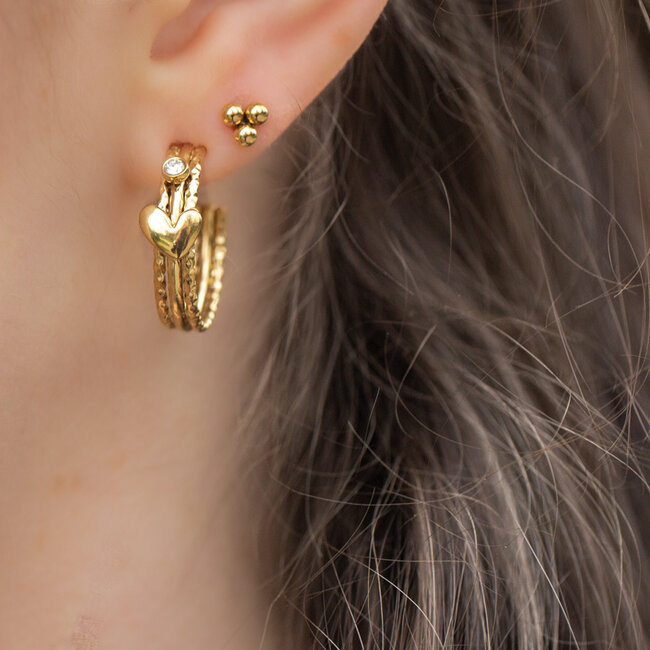 Oorbellen met speels hartje en goudkleurige details