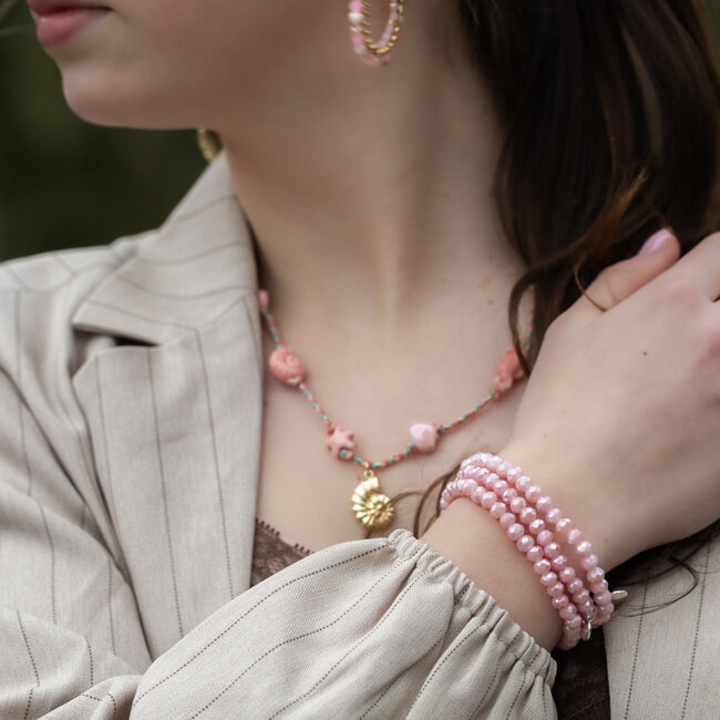 Roze facetkralen armbandjes  met zachte glans