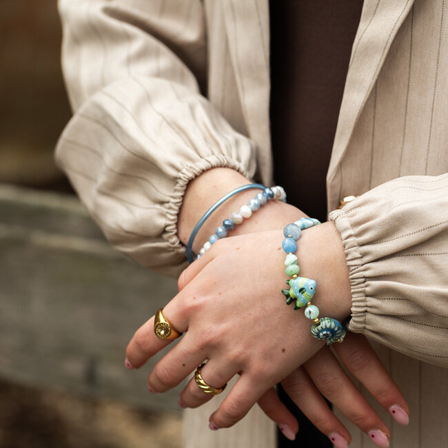 Armbandjes in zeekleuren met schelp, vis of  kralen