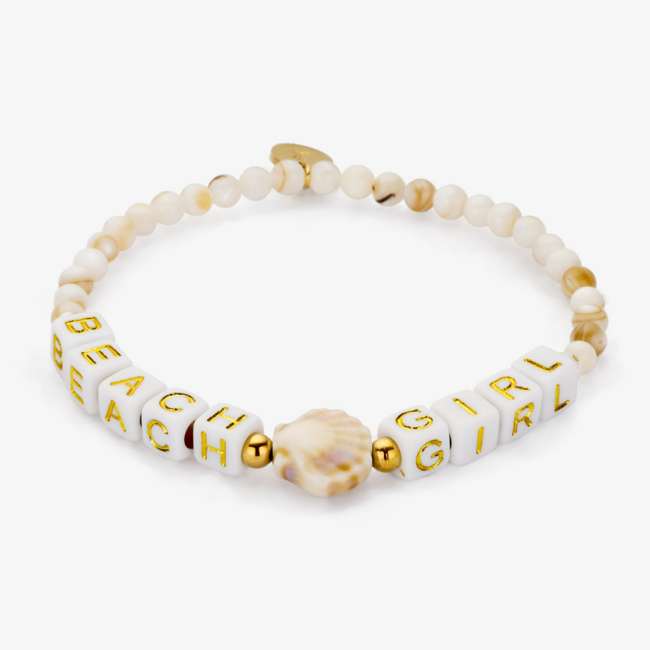 Biba Armband op elastiek met schelpje en letterkralen beachgirl
