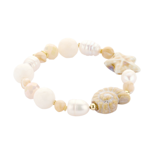 Beachy strand armband met keramiek schelp in naturel