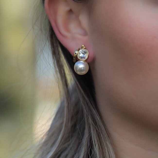 Biba Chique creme parel oorbellen met vierkante kristal steen -