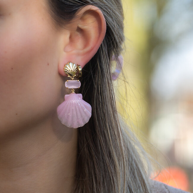 Biba Opvallende catchy roze schelp Oorbellen