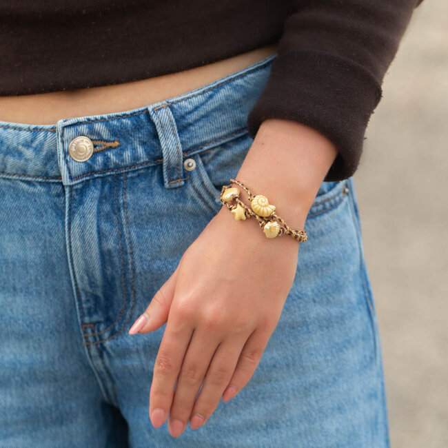 Biba Driedubbele bruine armband met keramiek schelpen