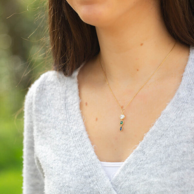 Goud ketting met crystal zirconia steentjes in groen en blauw