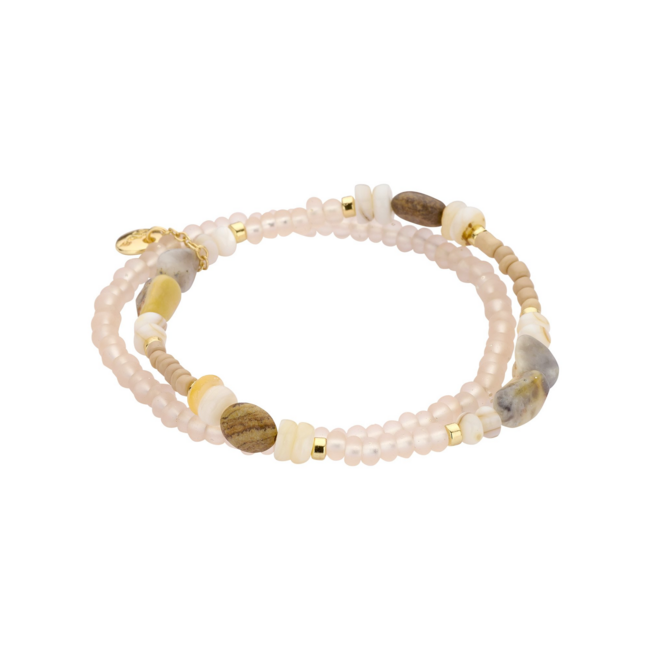 Biba Beige of witte beachy matte kralen armbandjes