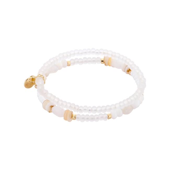 Biba Beige of witte beachy matte kralen armbandjes