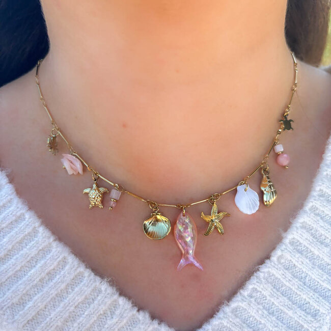 Schakel Ketting met zeebedels en licht roze kraaltje en visje