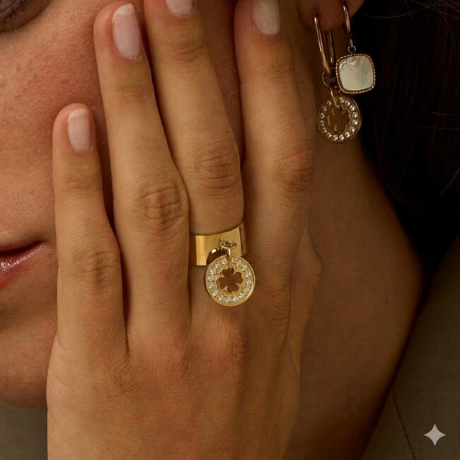 Bohm Paris Ring met glitter klaver