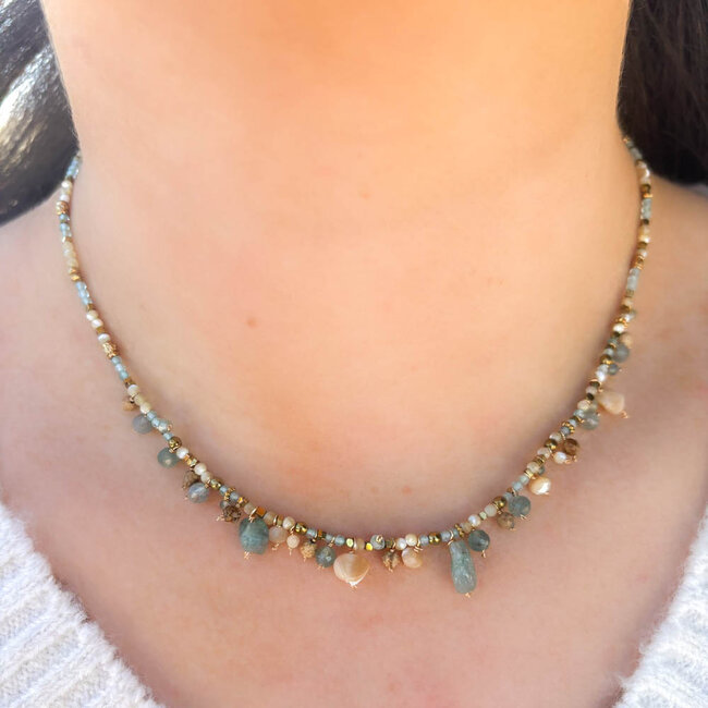 Beadle Ketting met natuursteentjes in beige en groen
