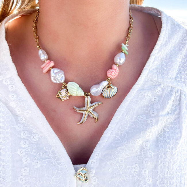 Beadle Zeester ketting en armband met schelpen, parels en zachte roze en mintgroene tinten