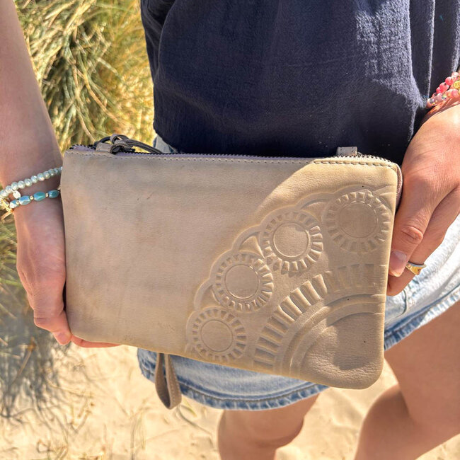 Zeeuws Leren beige  compact tasje