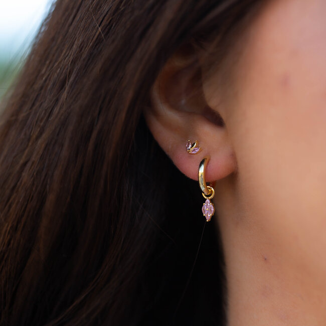 KARMA Goudkleurige oorbellen met lichtroze zirconia steentjes