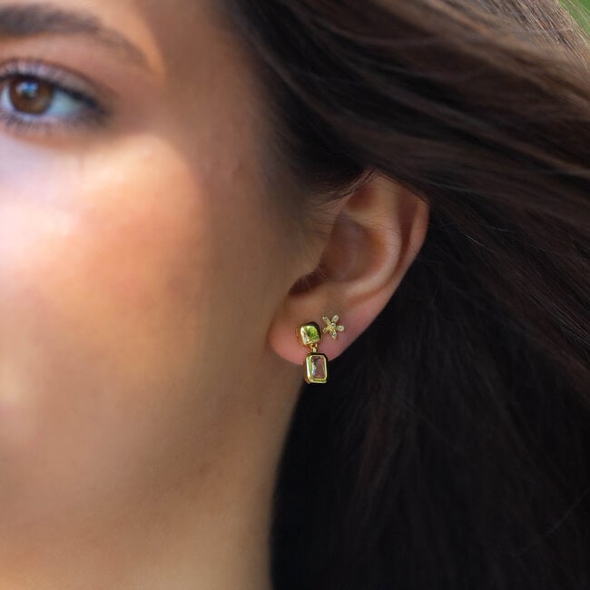 KARMA Goldplated zirconia  rechthoek of bloem oorbellen