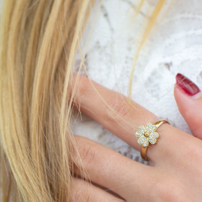 Gouden klaver ring met glitter zirkonia