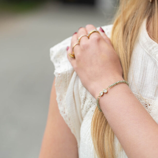 Subtiele sparkle fijn armbandje met groen grijze steentjes