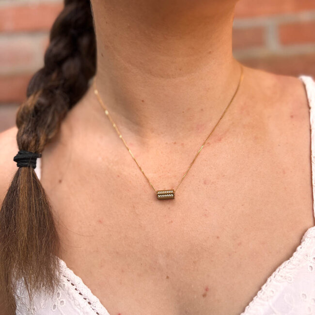 ZAG  Bijoux Goudkleurige ketting met kubus pendant
