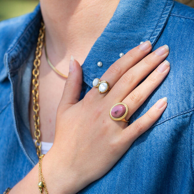 Beadle Stainless steel Witte schelp of roze rhodoniet ring
