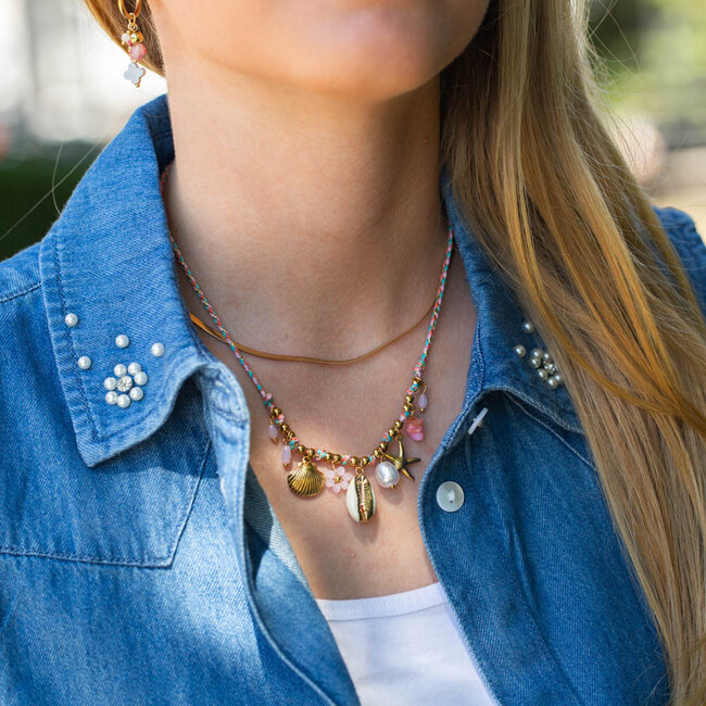 Day & Eve  Ketting met kleurtjes, zeester, schelpen en vrolijke bedels. Dé zomerse blikvanger voor iedere outfit. ✓Gratis verzending