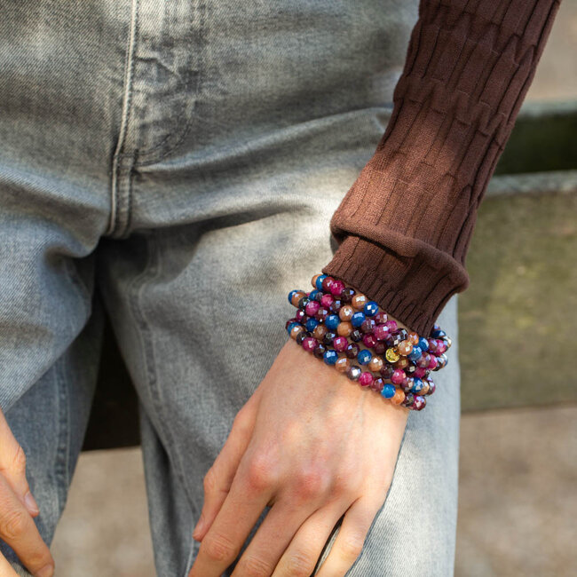 Biba Kleurrijke  kralen armbandjes in prachtige warme tinten.
