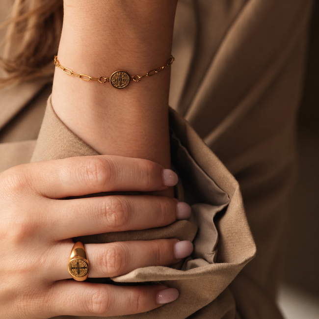 IXXXI iXXXi goud zegelring of armband munt