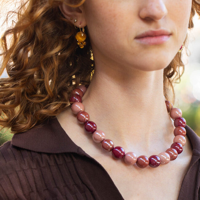Biba Ketting met warme rood en terra kralen