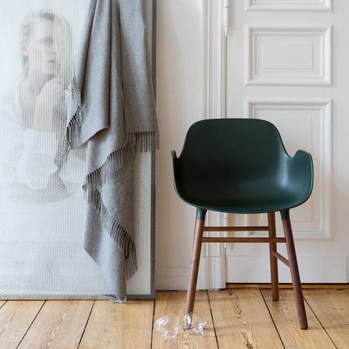 Normann Copenhagen Form Armchair Walnoot