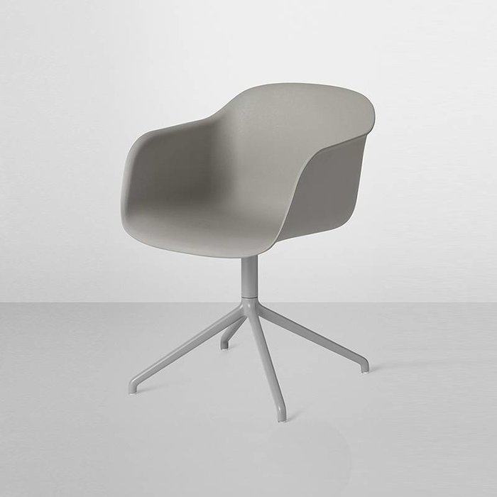 Muuto Fiber Armchair dessous pivotant