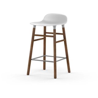 Normann Copenhagen Form Barstool Bois de noyer