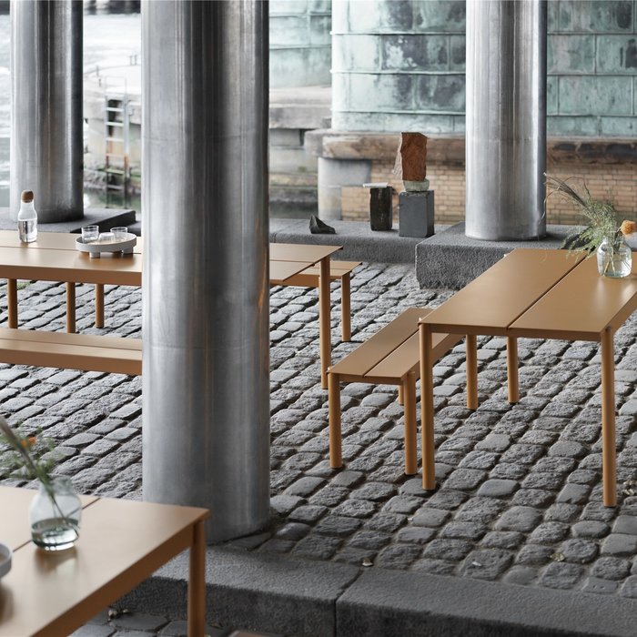 Muuto Linear tuinset table 200x80 + 2 banques 170x34