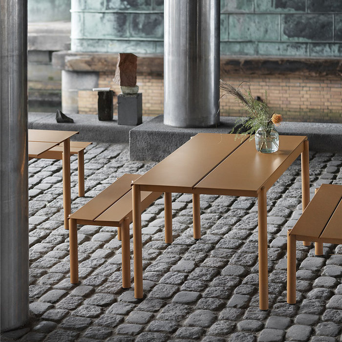 Muuto Linear tuinset tafel 200x75 + 2 banken 170x34