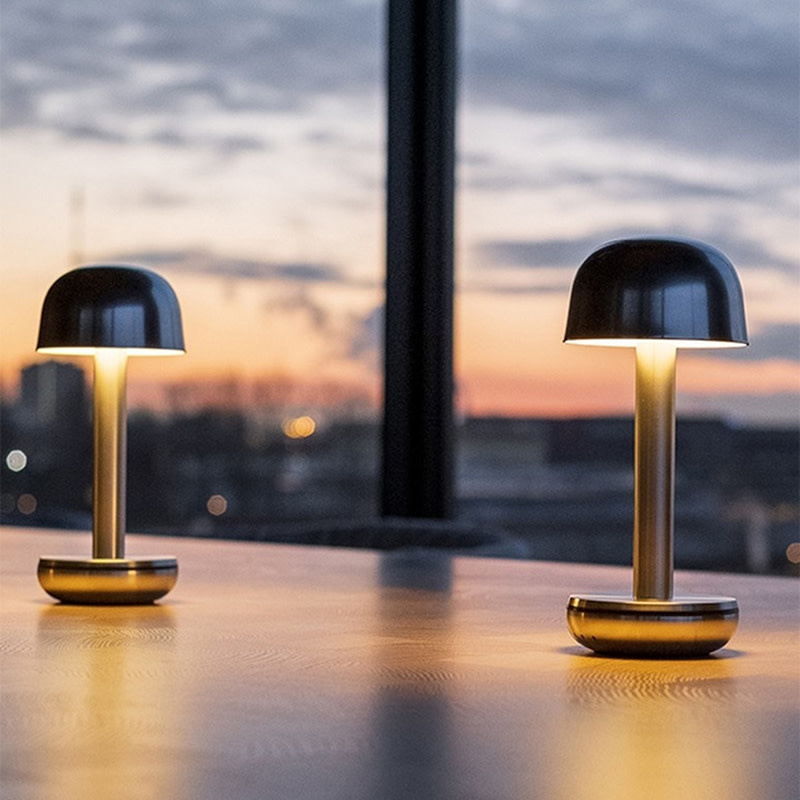 Humble - Two Lampe de table Gold / LIVINGDESIGN / LIVRAISON GRATUITE! -  Livingdesign