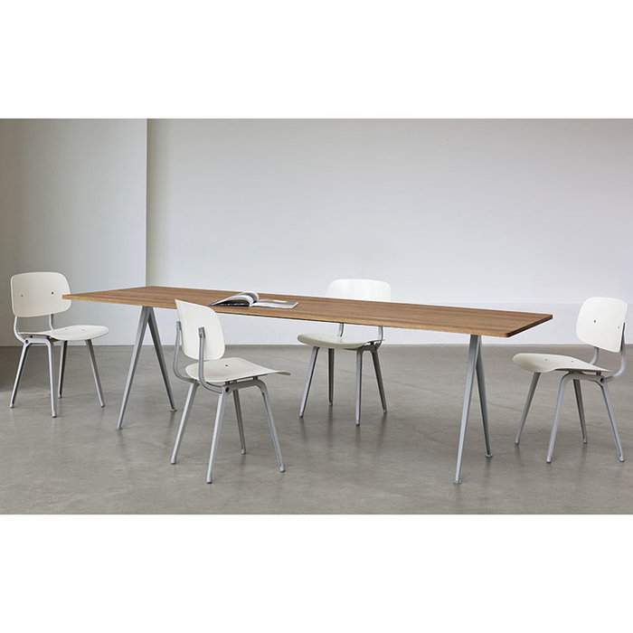 HAY Pyramid tafel 02 - beige stalen frame