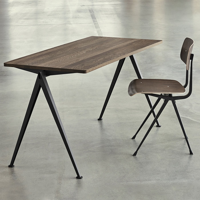 HAY Pyramid tafel 01 - zwart stalen frame