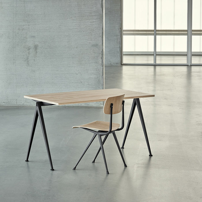 HAY Pyramid table 01 - support en acier noir